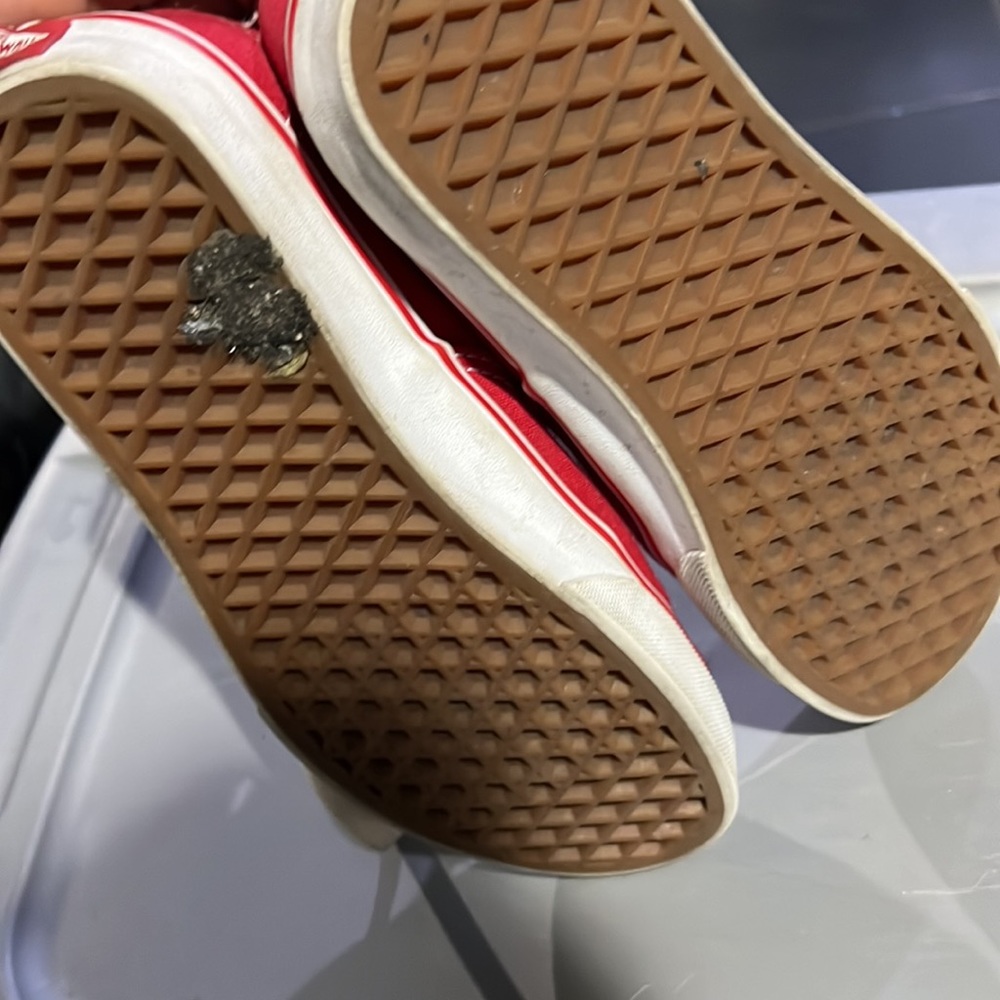 Red vans - Picture 5 of 5